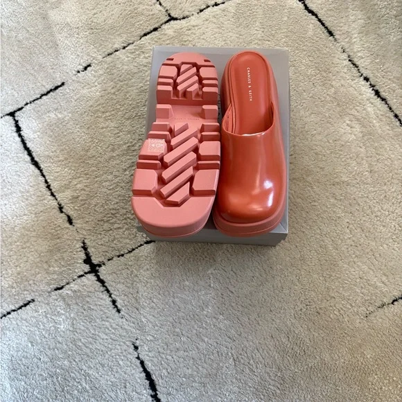 Charles & Keith Coral Slip-On Shoes - Picture 3 of 4